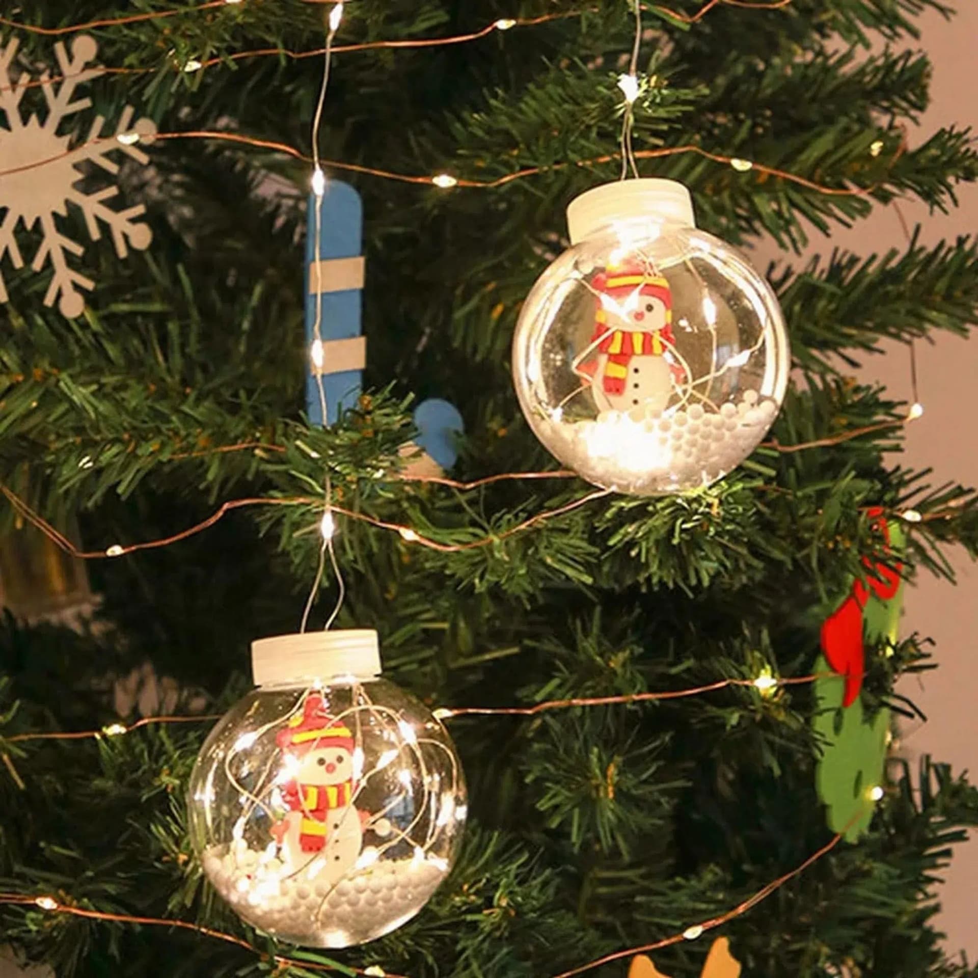 Lampada Decorativa A Led Con Pupazzo Di Neve, Albero Di Natale E Sfere Luminose thumbnail 8